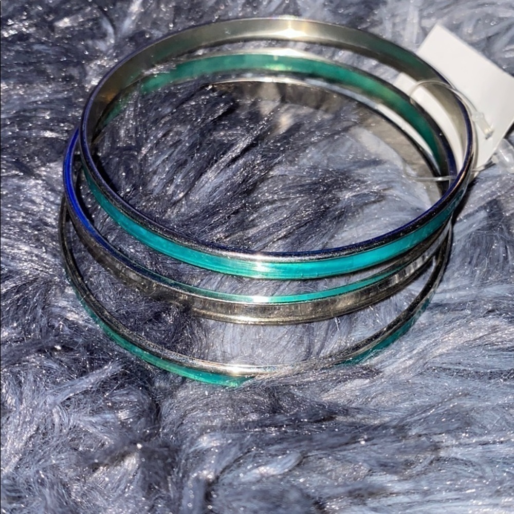 NWT Silver/ turquoise bangle bracelet - Picture 2 of 5